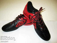 Αθλητικά παπούτσια γνήσιο Umbro μαύρο/φλ κόκκινο νούμερο 44, σόλα 28 cm