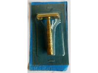 PACKAGED SOC SHAVER WITH REPLACEABLE BLADES UNUSED