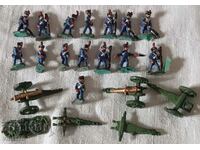 Lot of 15 lead soldiers-figures